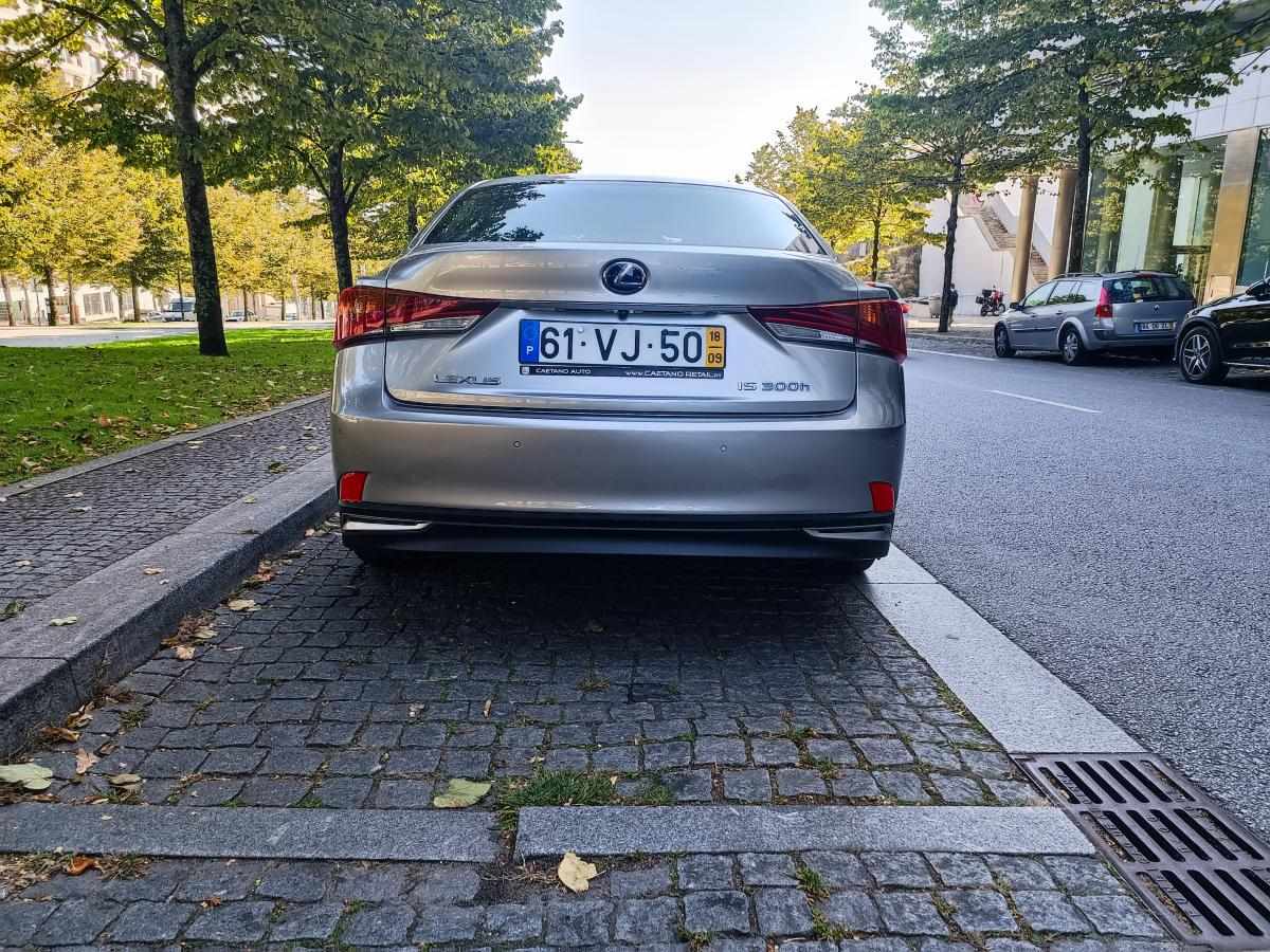 lexus-is-300h-2-5-2018-hibrido-a-gasolina-2494cc