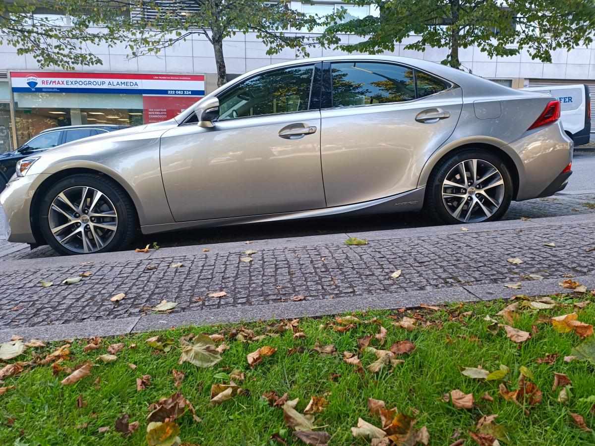 lexus-is-300h-2-5-2018-hibrido-a-gasolina-2494cc