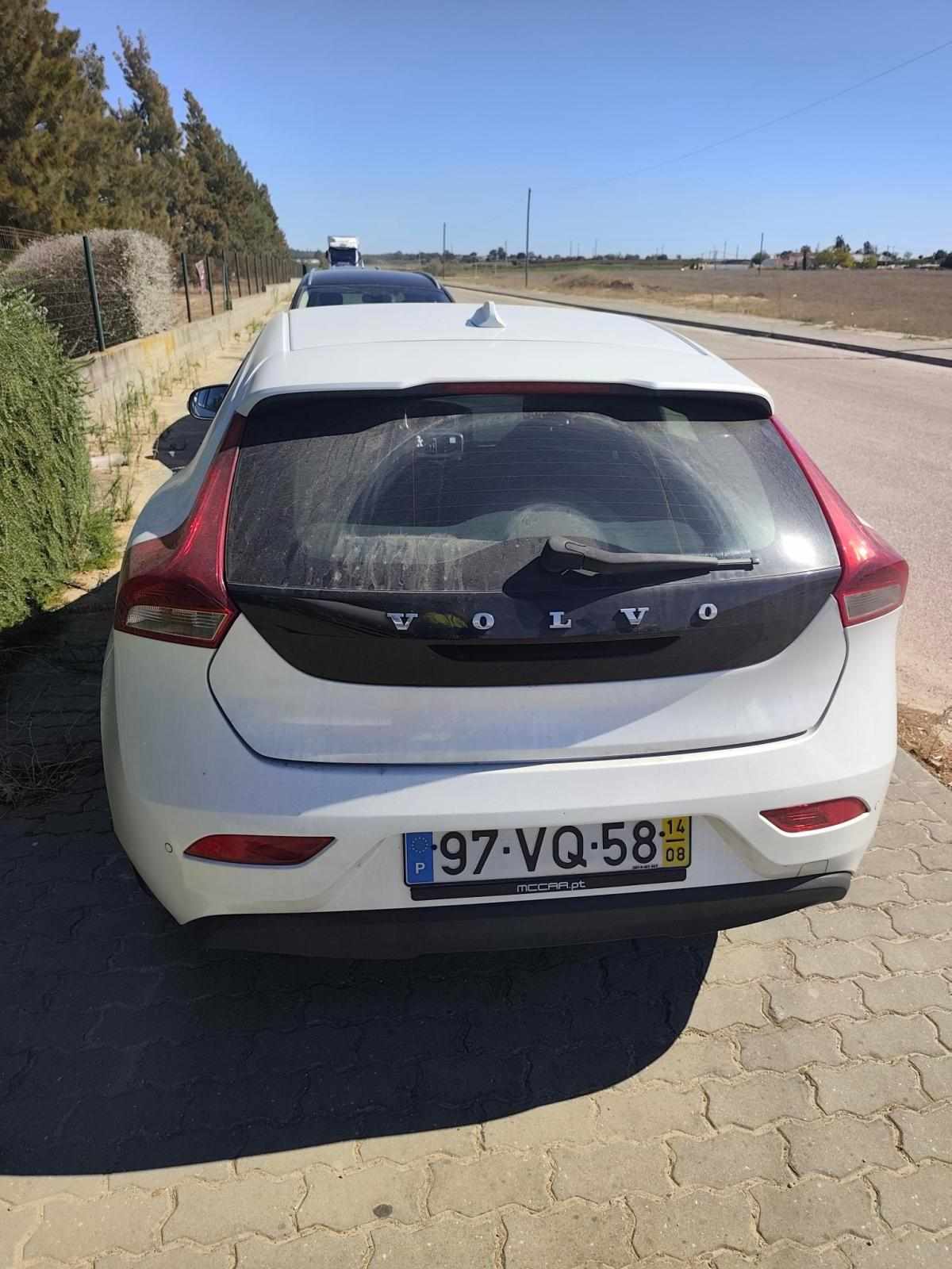 volvo-v40-1-6-d2-2014-diesel-1560cc