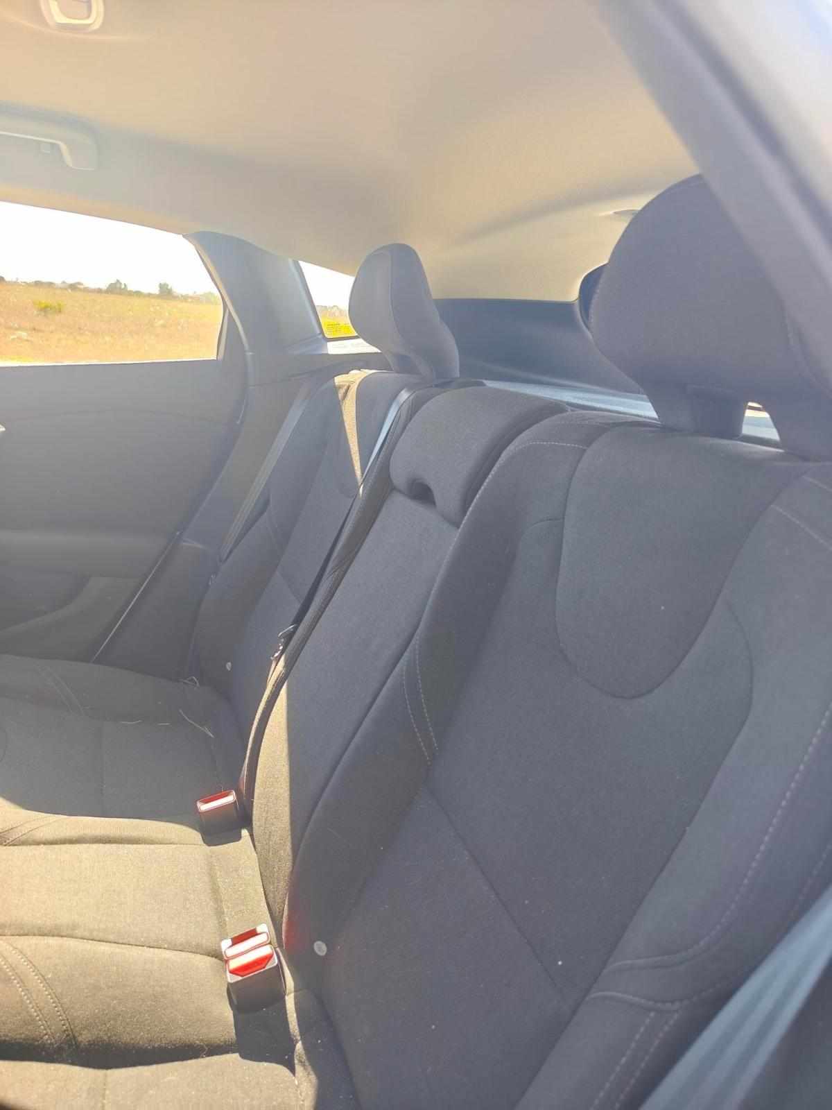 volvo-v40-1-6-d2-2014-diesel-1560cc