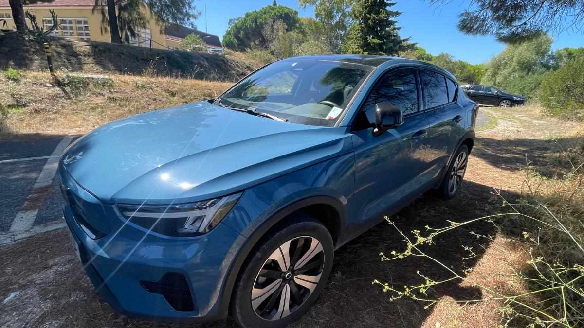 volvo-c40-recharge-pure-electric-2022-eletrico
