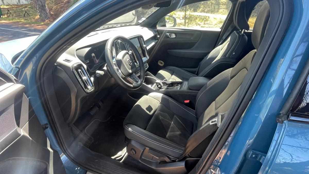 volvo-c40-recharge-pure-electric-2022-eletrico