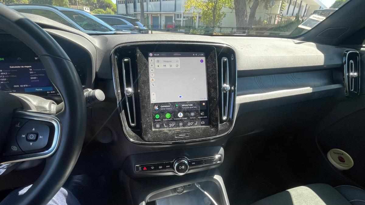 volvo-c40-recharge-pure-electric-2022-eletrico