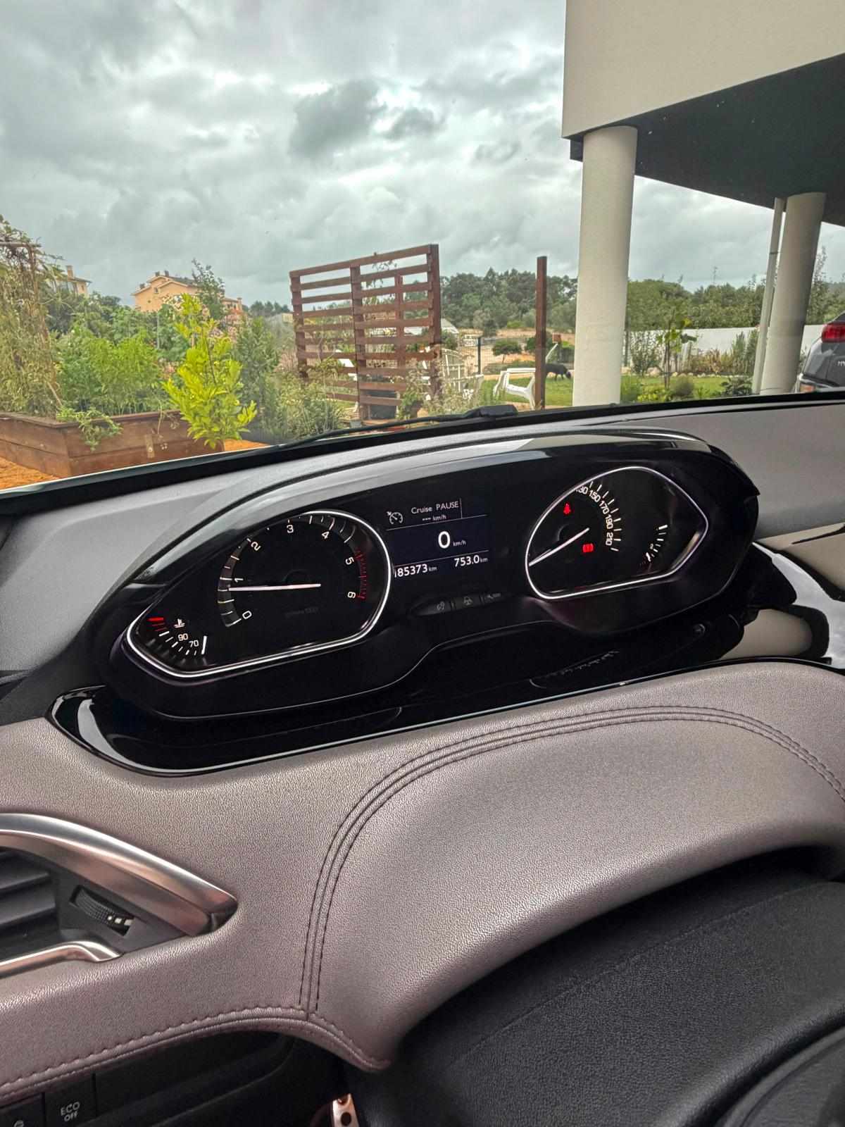 peugeot-208-1-6-e-hdi-2014-diesel-1560cc