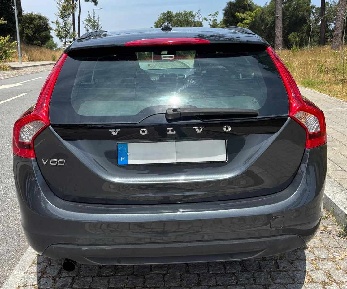 volvo-v60-1-6-d2-2011-diesel-1560cc