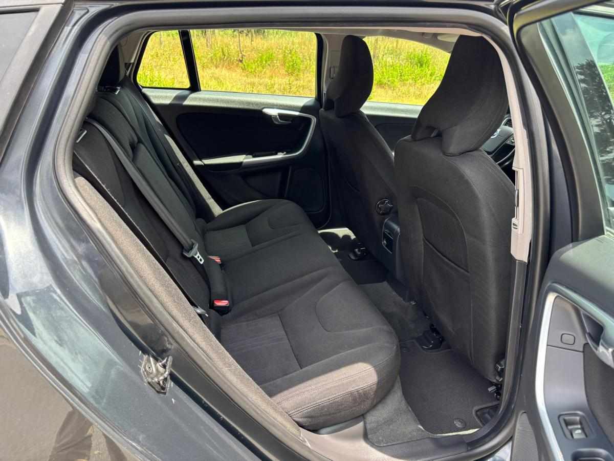 volvo-v60-1-6-d2-2011-diesel-1560cc