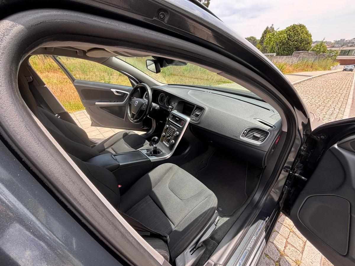 volvo-v60-1-6-d2-2011-diesel-1560cc
