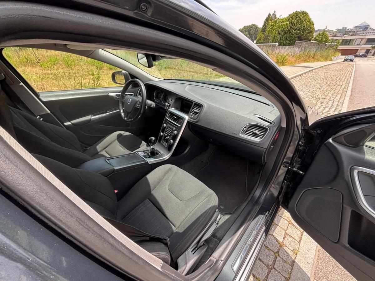 volvo-v60-1-6-d2-2011-diesel-1560cc