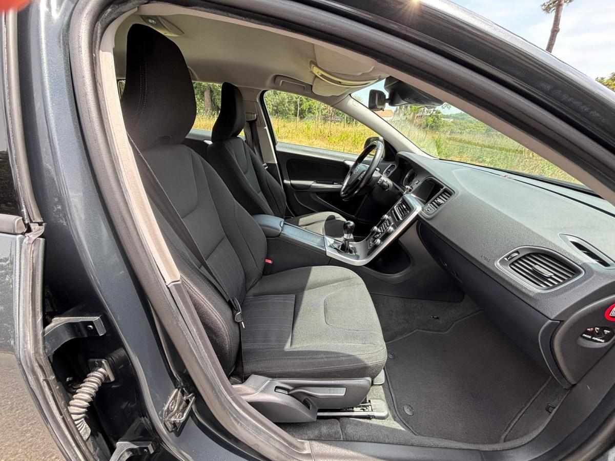 volvo-v60-1-6-d2-2011-diesel-1560cc