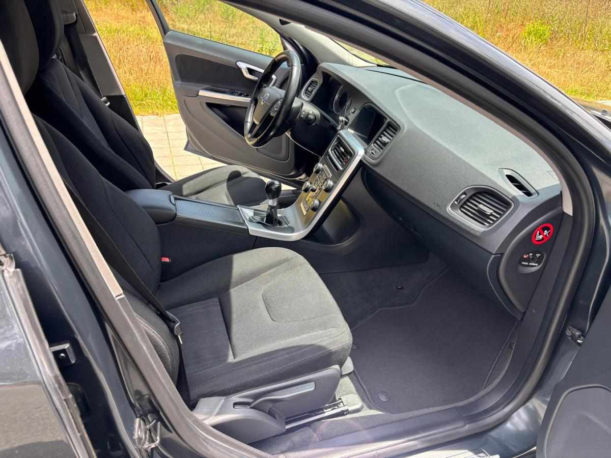 volvo-v60-1-6-d2-2011-diesel-1560cc