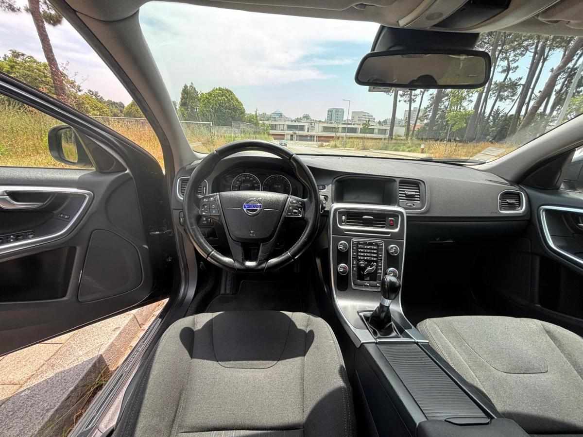 volvo-v60-1-6-d2-2011-diesel-1560cc