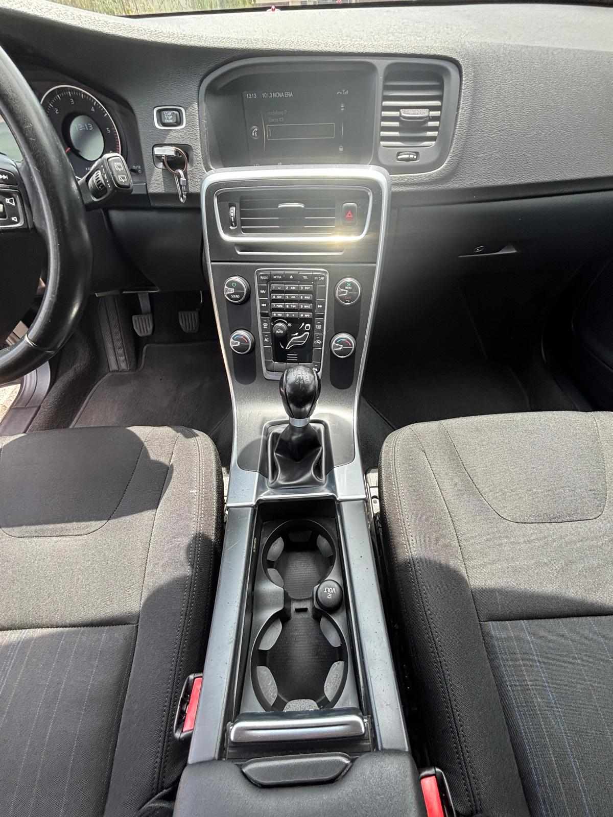 volvo-v60-1-6-d2-2011-diesel-1560cc