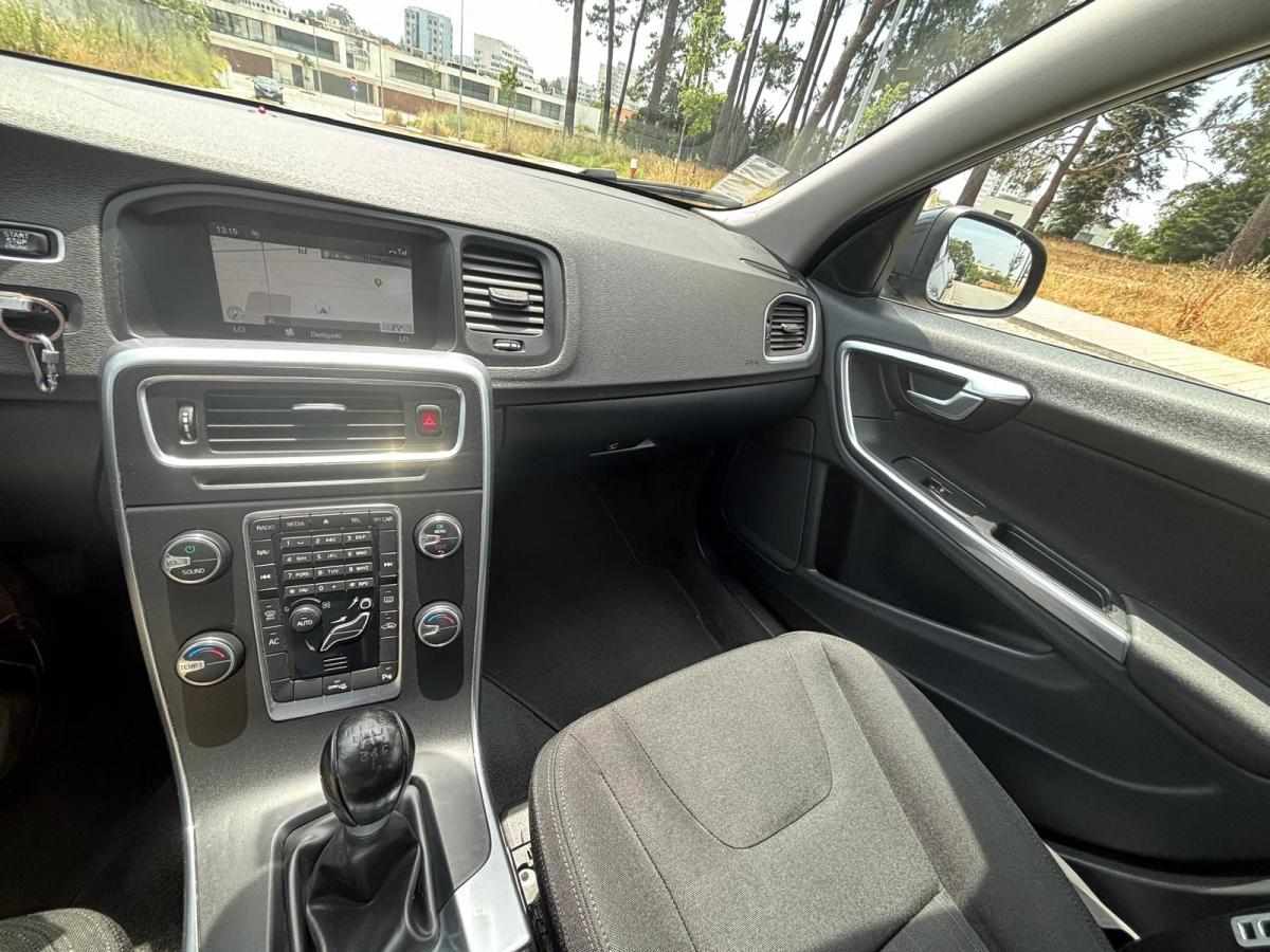 volvo-v60-1-6-d2-2011-diesel-1560cc