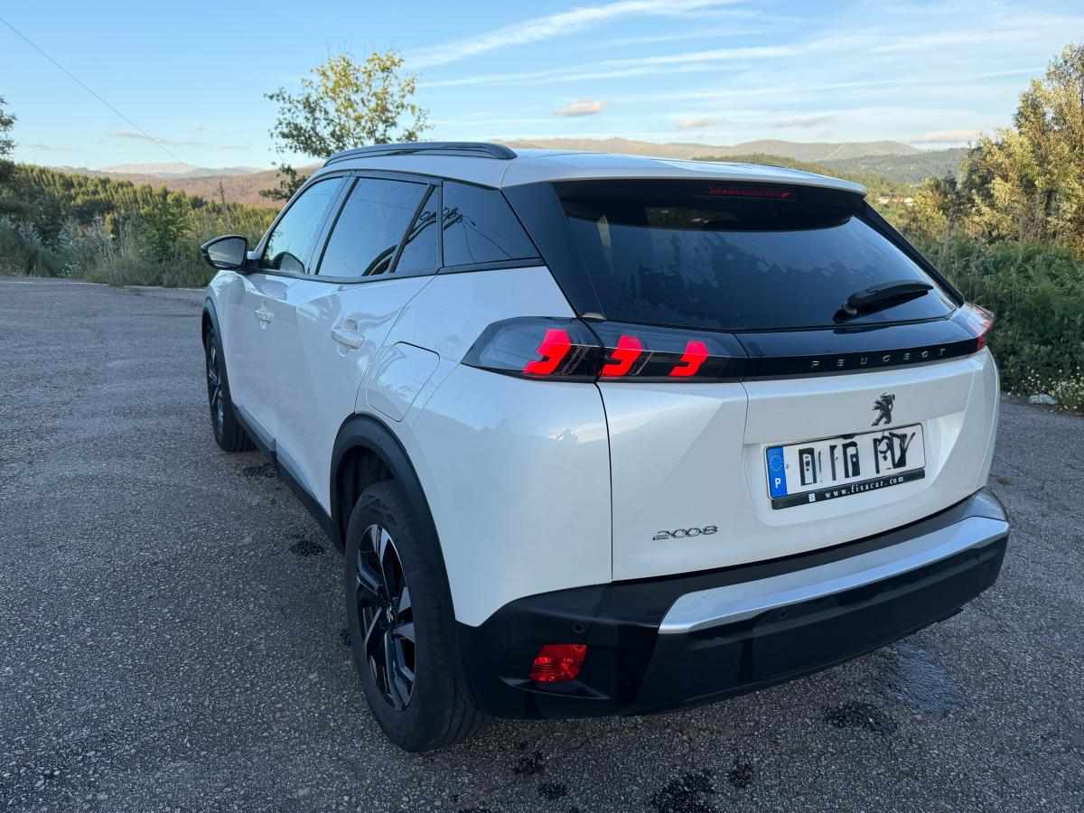 peugeot-2008-1-2-puretech-2023-gasolina-1199cc