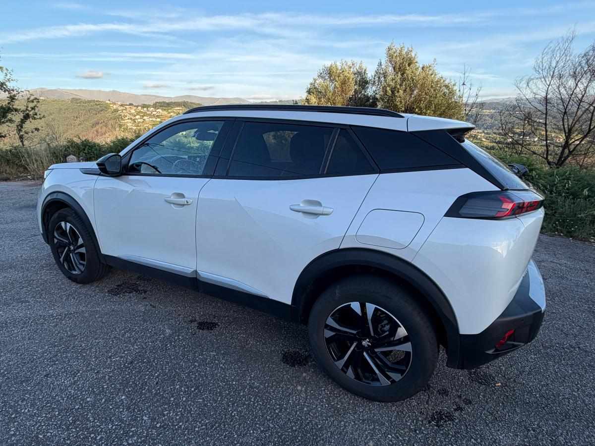peugeot-2008-1-2-puretech-2023-gasolina-1199cc