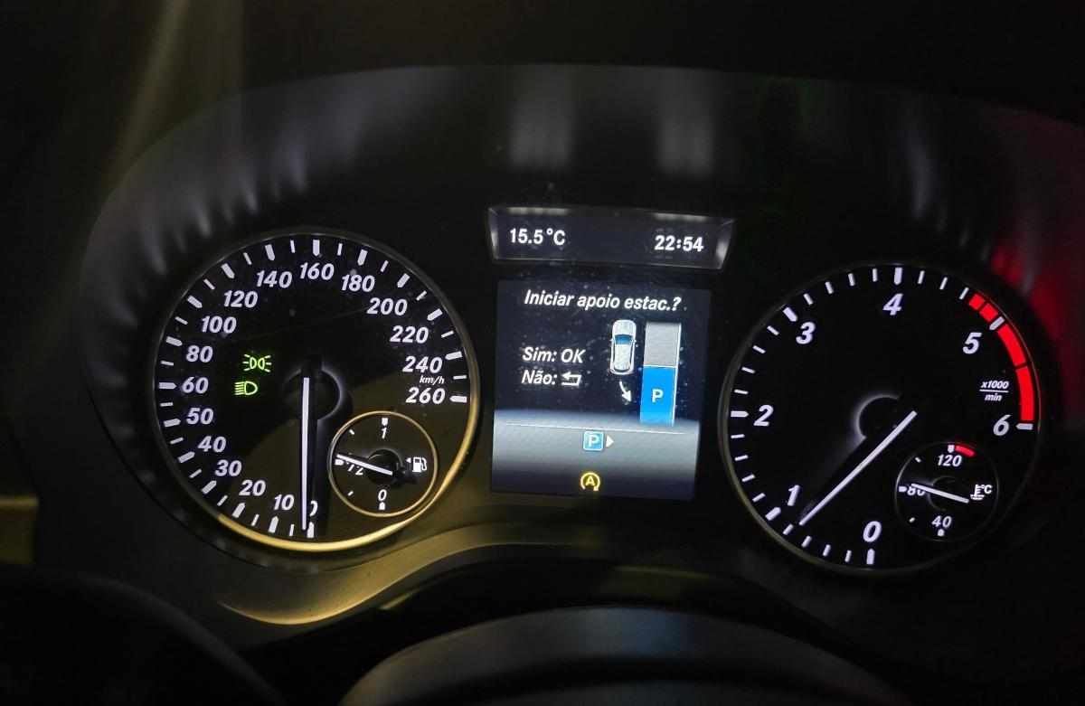 mercedes-benz-gla-180-cdi-2015-diesel-1461cc