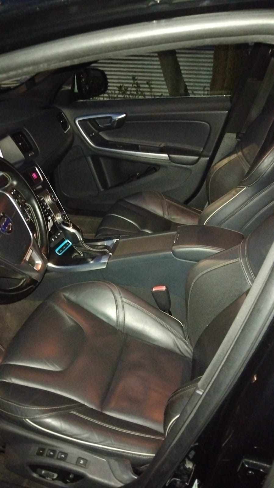 volvo-v60-d6-plug-in-hybrid-2-4-awd-2014-diesel-2400cc