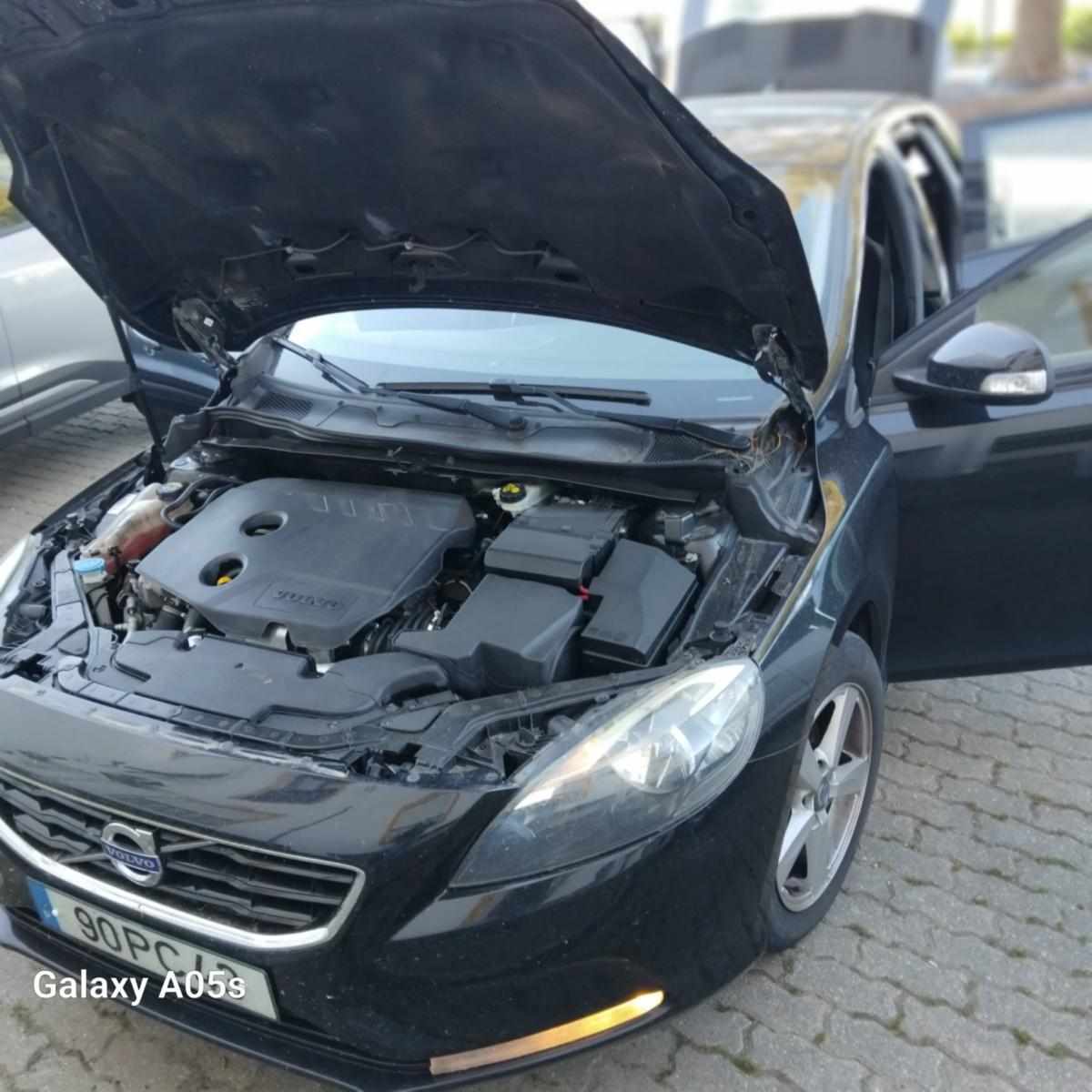 volvo-v40-1-6-d2-2014-diesel-1560cc