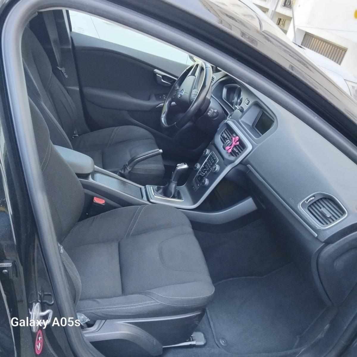 volvo-v40-1-6-d2-2014-diesel-1560cc