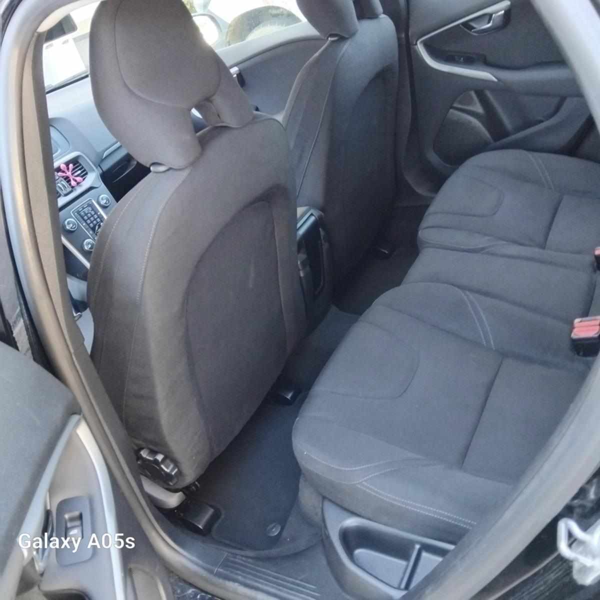 volvo-v40-1-6-d2-2014-diesel-1560cc