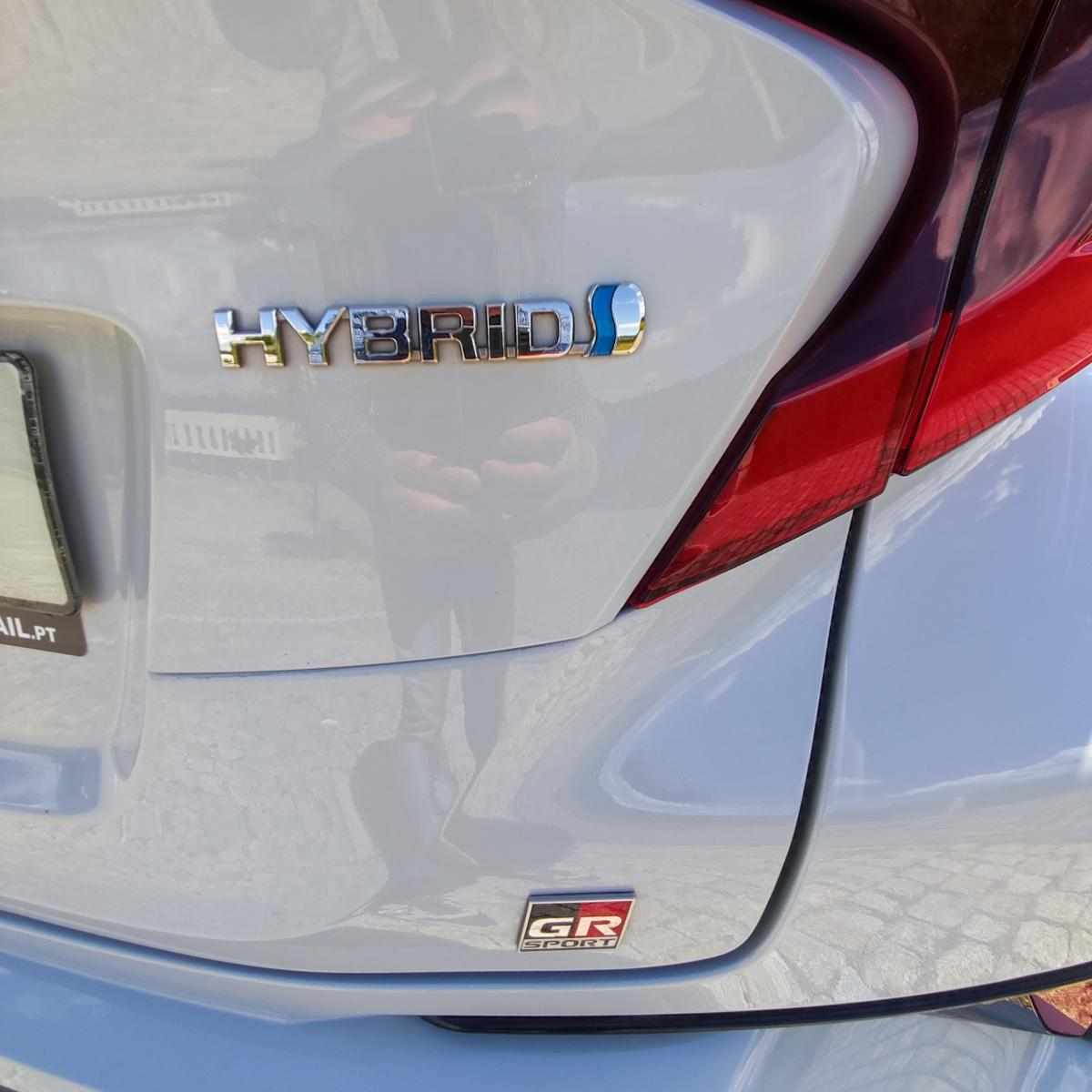 toyota-c-hr-2-0-phev-2023-gasolina-1987cc