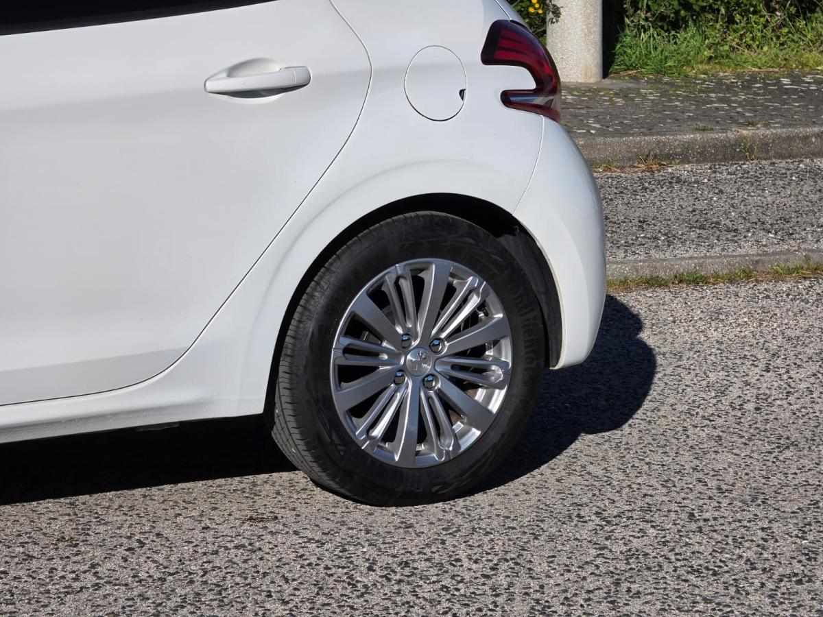 peugeot-208-1-2-vti-2016-gasolina-1199cc