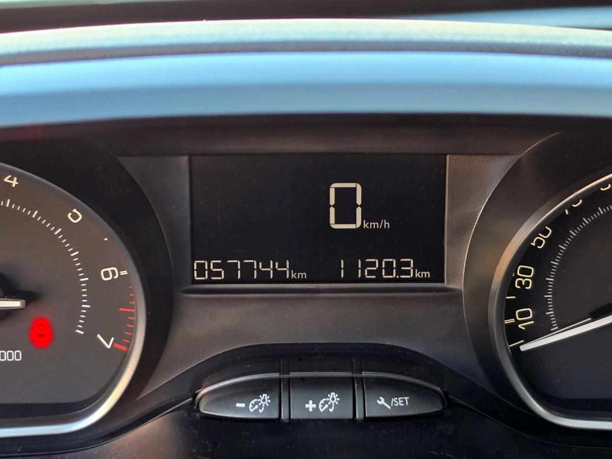 peugeot-208-1-2-vti-2016-gasolina-1199cc