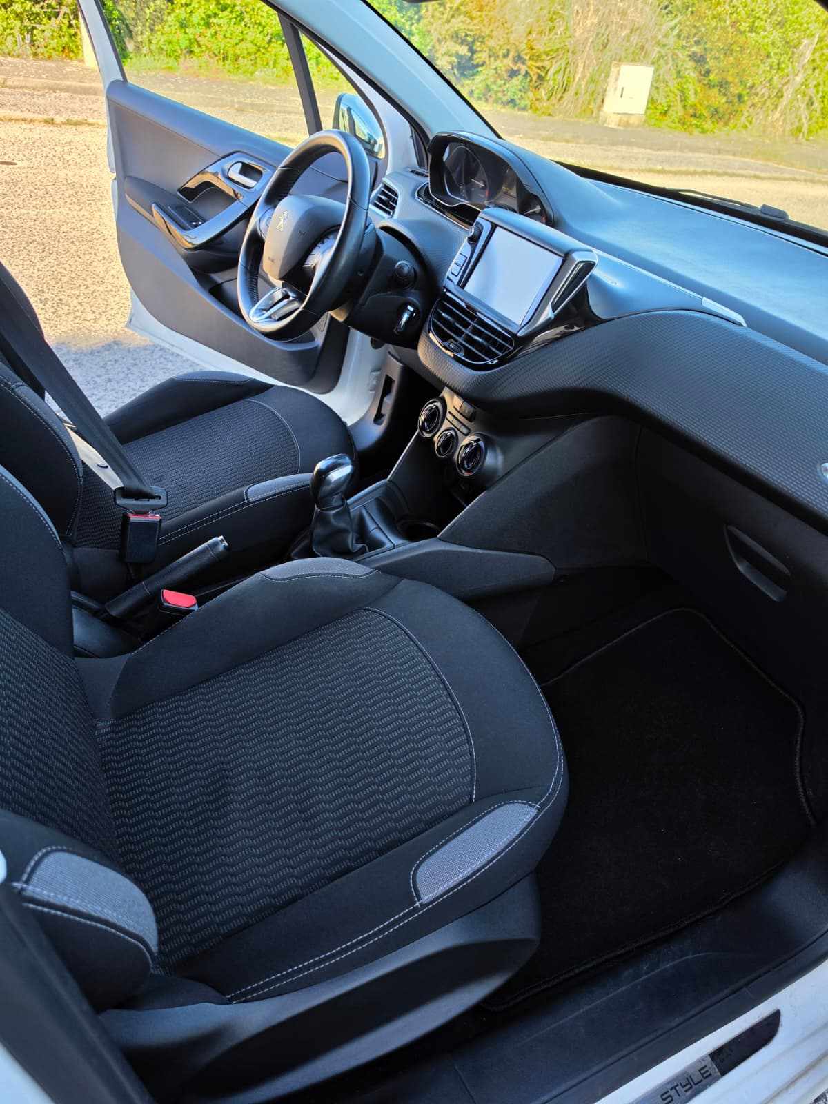 peugeot-208-1-2-vti-2016-gasolina-1199cc