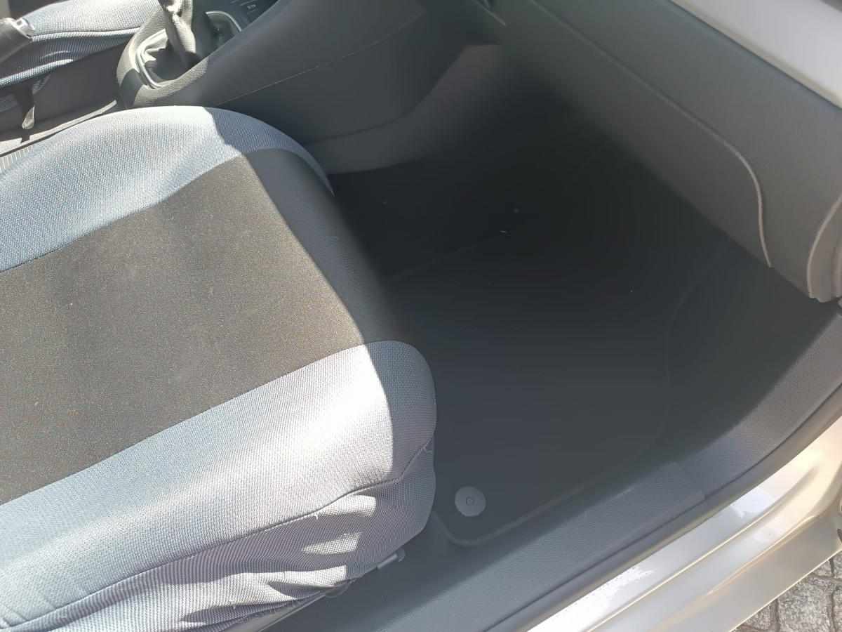 volkswagen-golf-1-6-tdi-2010-diesel-1598cc