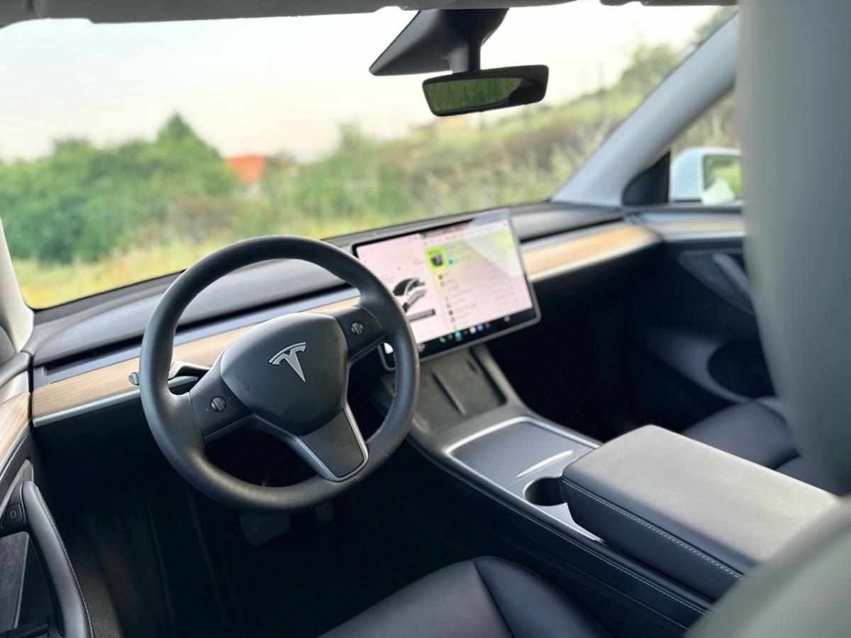 tesla-model-y-2021-eletrico