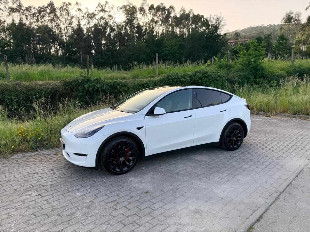 tesla-model-y-2021-eletrico