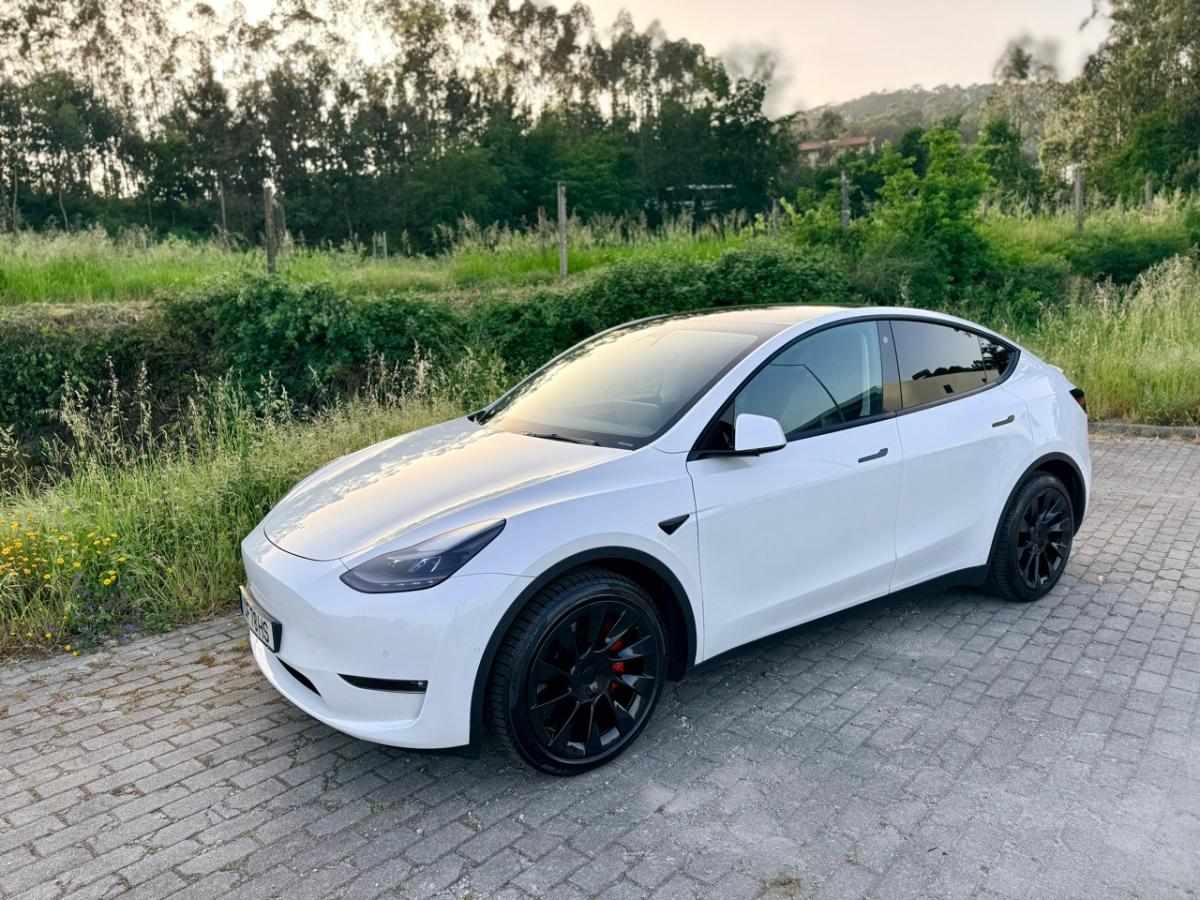 tesla-model-y-2021-eletrico