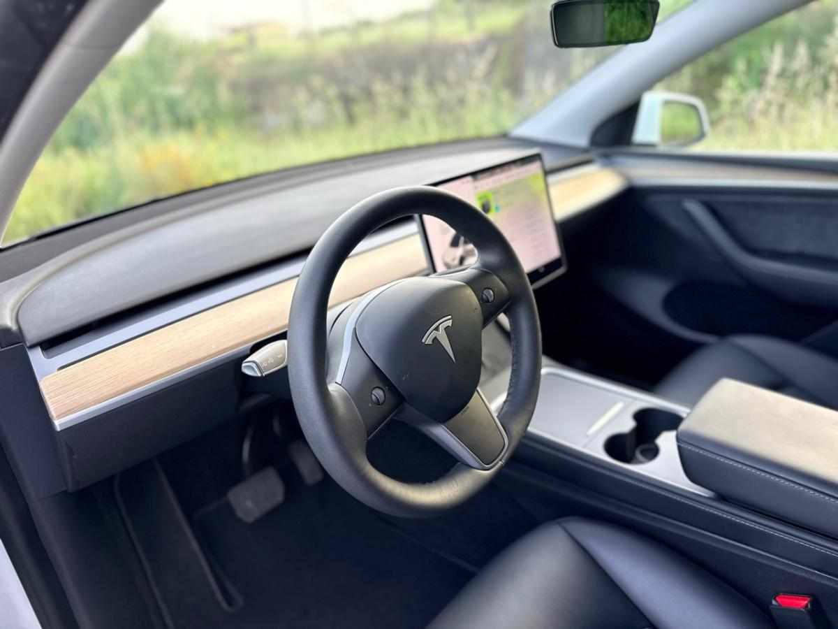 tesla-model-y-2021-eletrico