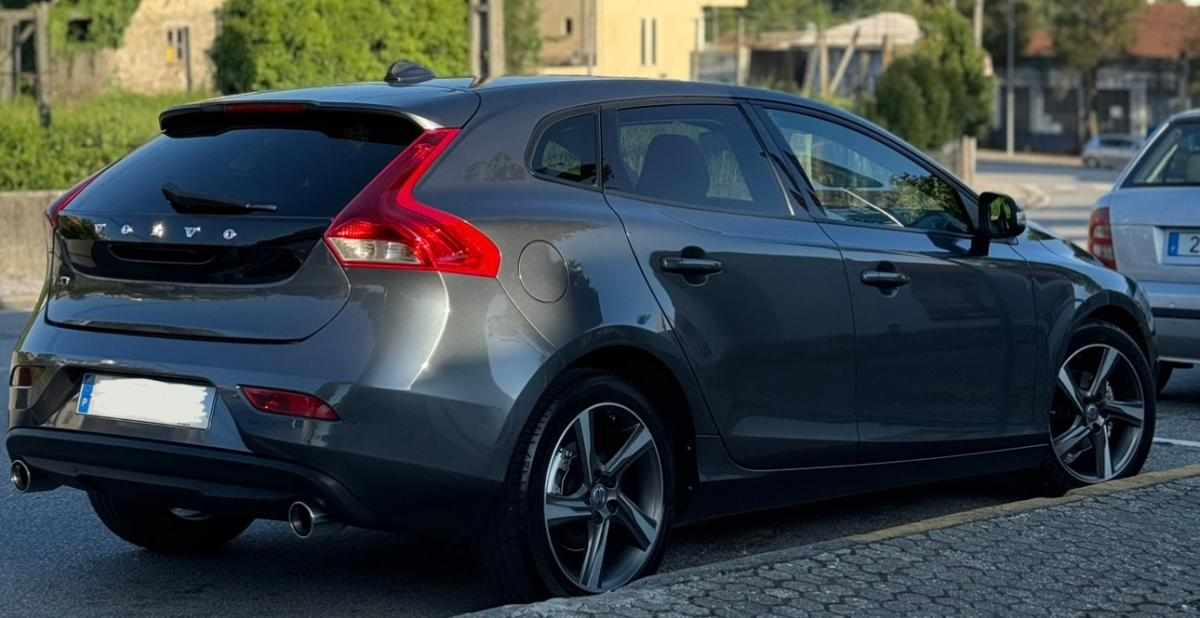 volvo-v40-d2-1-6-2013-diesel-1560cc