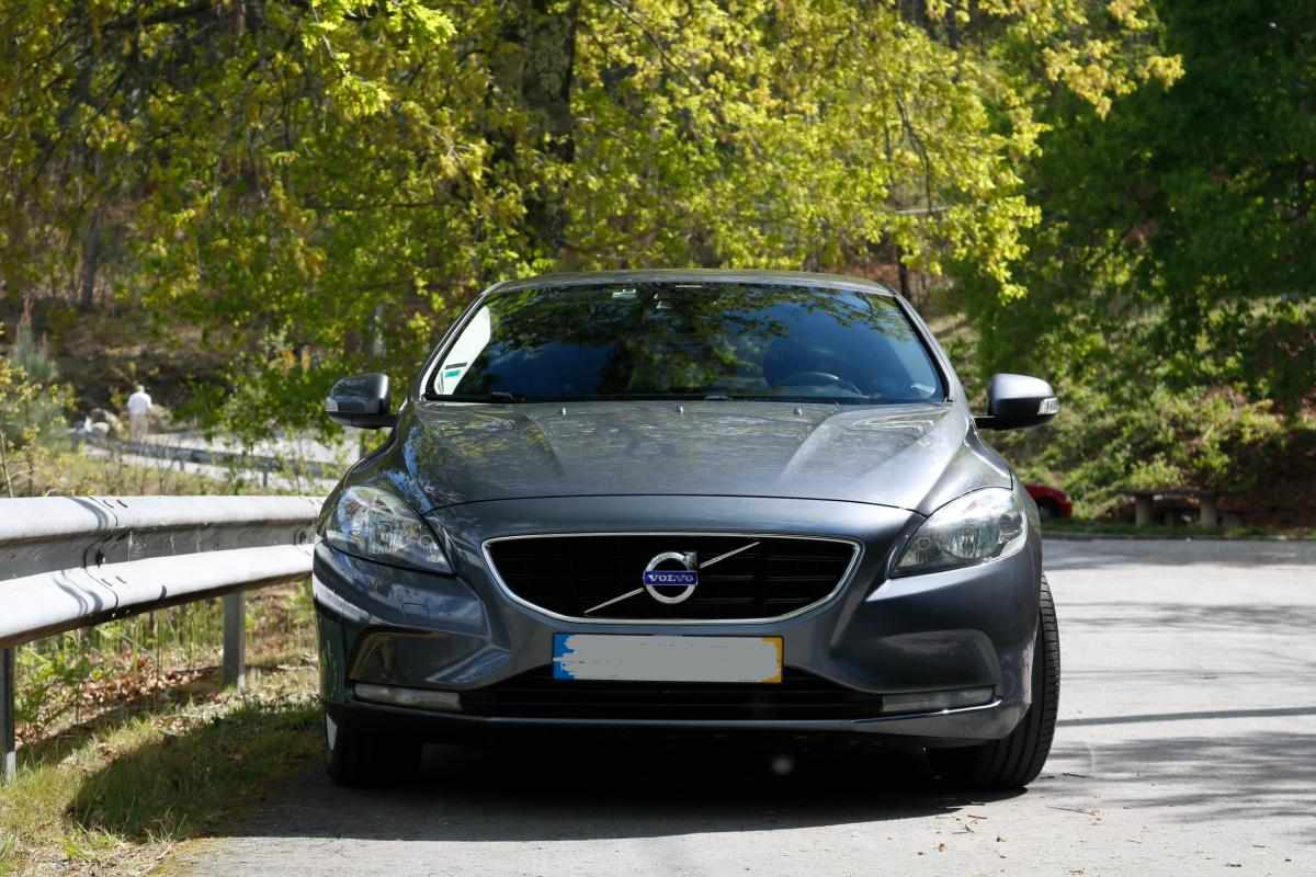 volvo-v40-d2-1-6-2013-diesel-1560cc