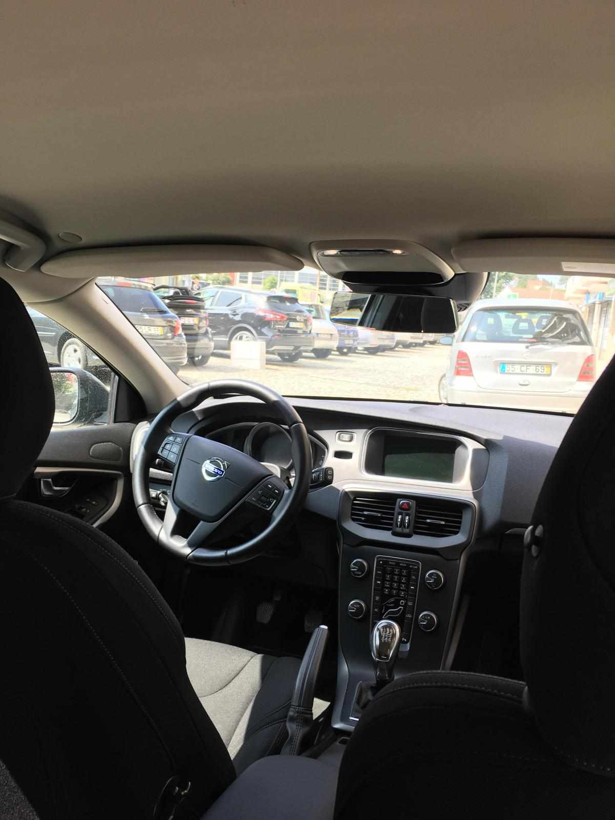 volvo-v40-d2-1-6-2013-diesel-1560cc