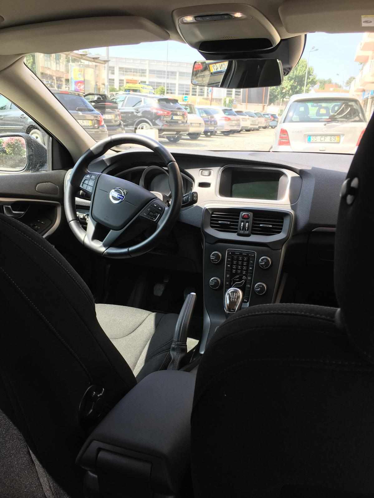 volvo-v40-d2-1-6-2013-diesel-1560cc