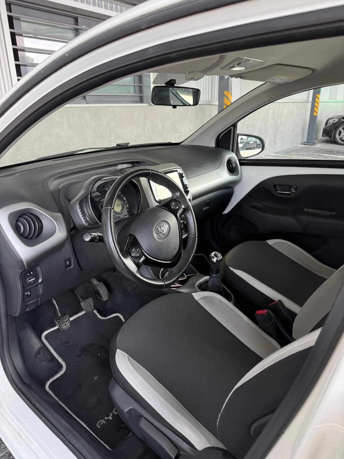 toyota-aygo-1-0-vvt-i-2017-gasolina-998cc