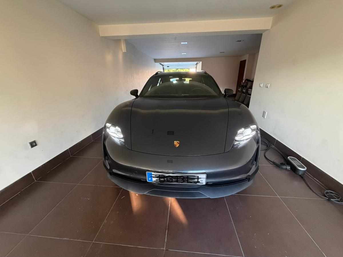 porsche-taycan-4-2022-eletrico