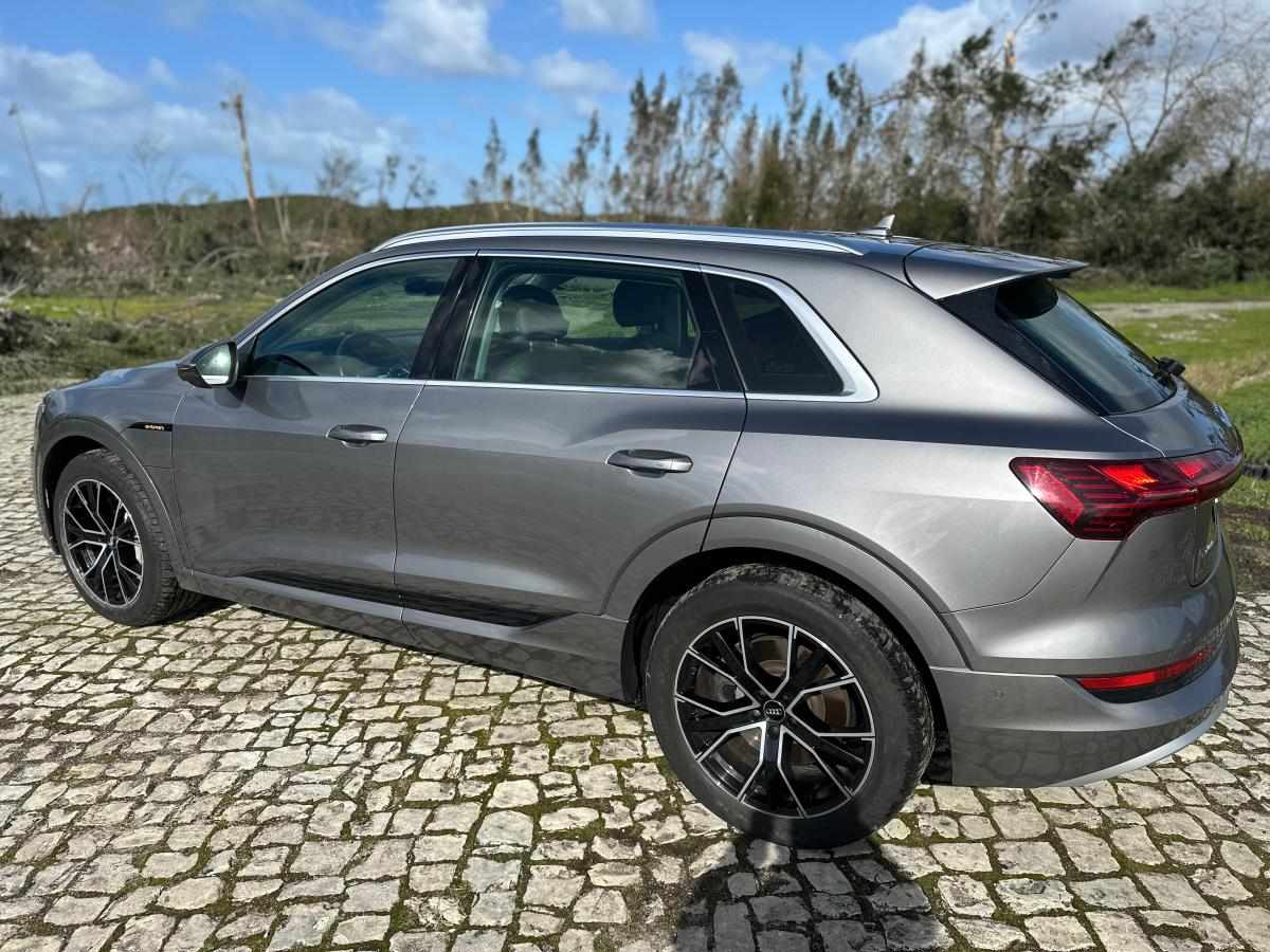 audi-e-tron-55-quattro-2019-eletrico