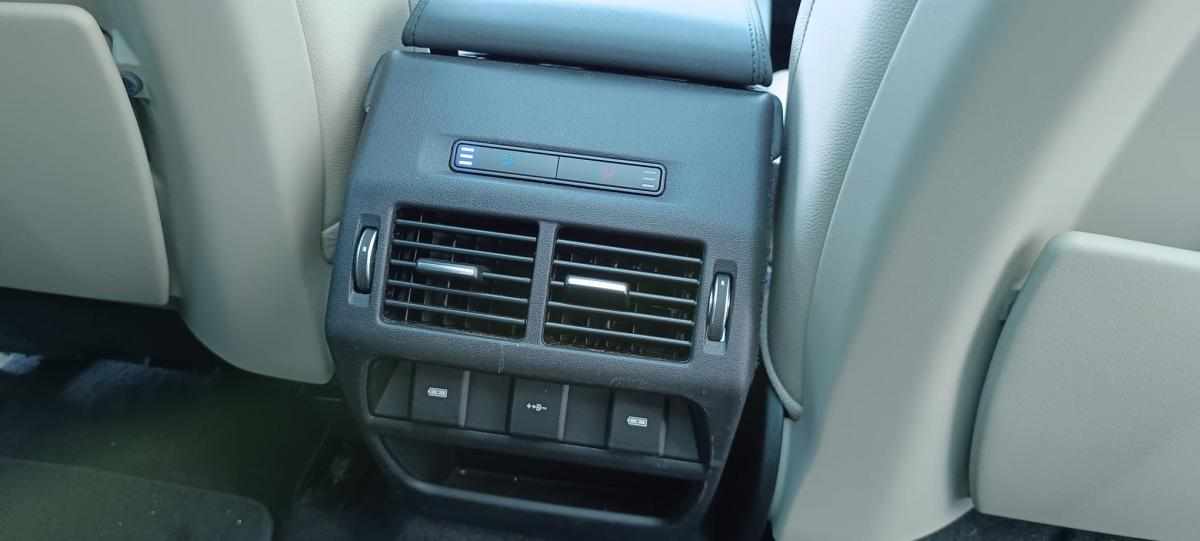 land-rover-discovery-sport-d150-2-0-awd-2020-diesel-1999cc