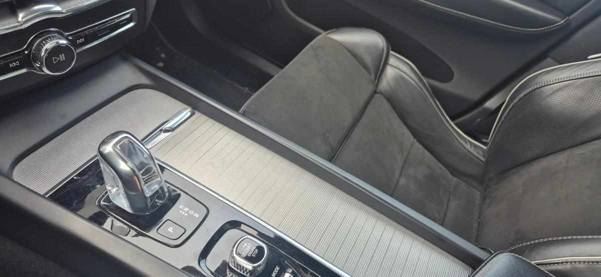 volvo-xc60-2-0-t8-twin-engine-2018-gasolina-1969cc
