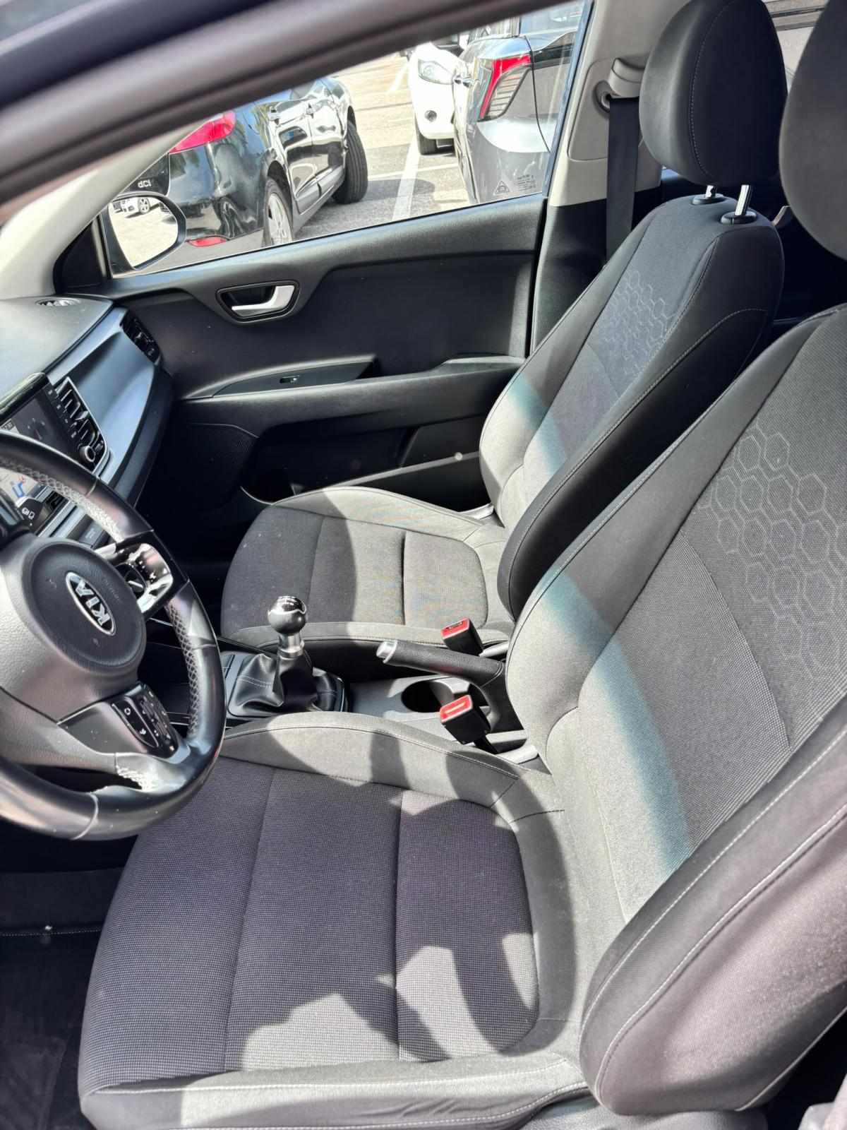 kia-rio-1-2-cvvt-2017-gasolina-1248cc