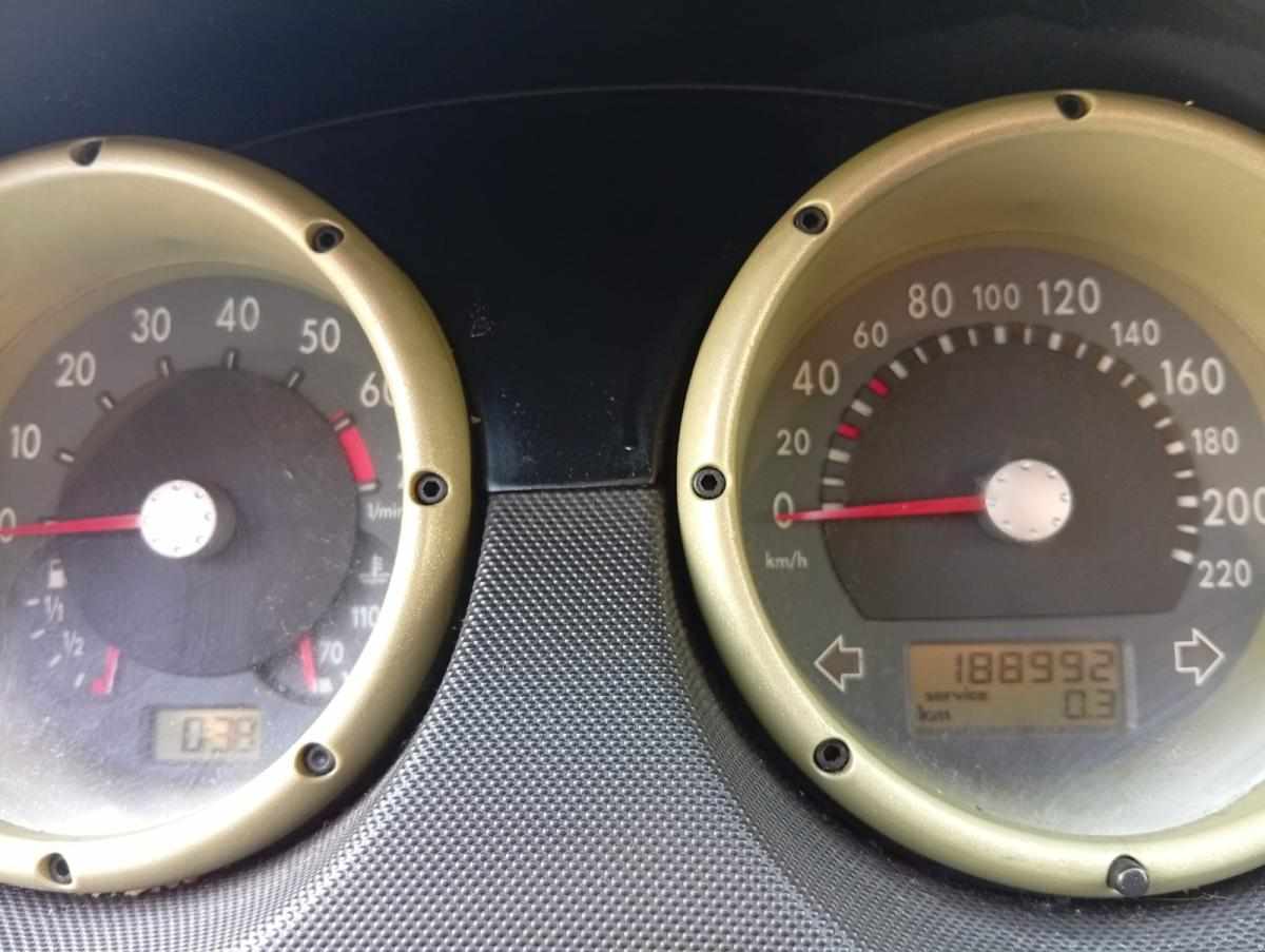 volkswagen-polo-1-0-2000-gasolina-999cc