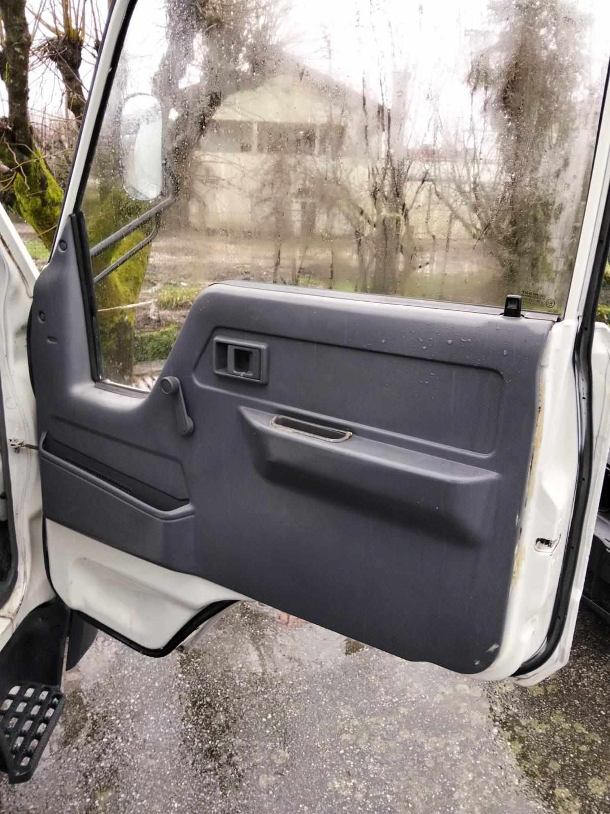 toyota-dyna-3-5-1993-diesel-2977cc