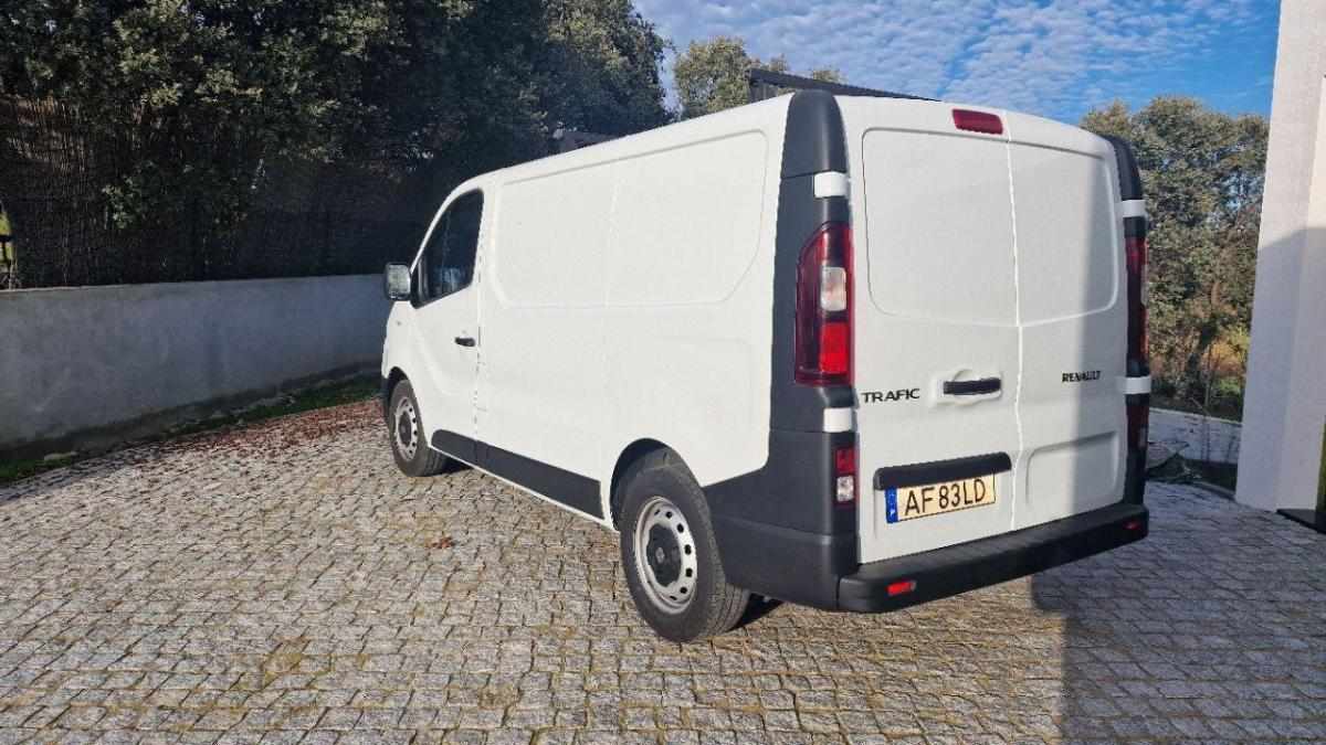 renault-trafic-2-0-120cv-2021-diesel-1997cc