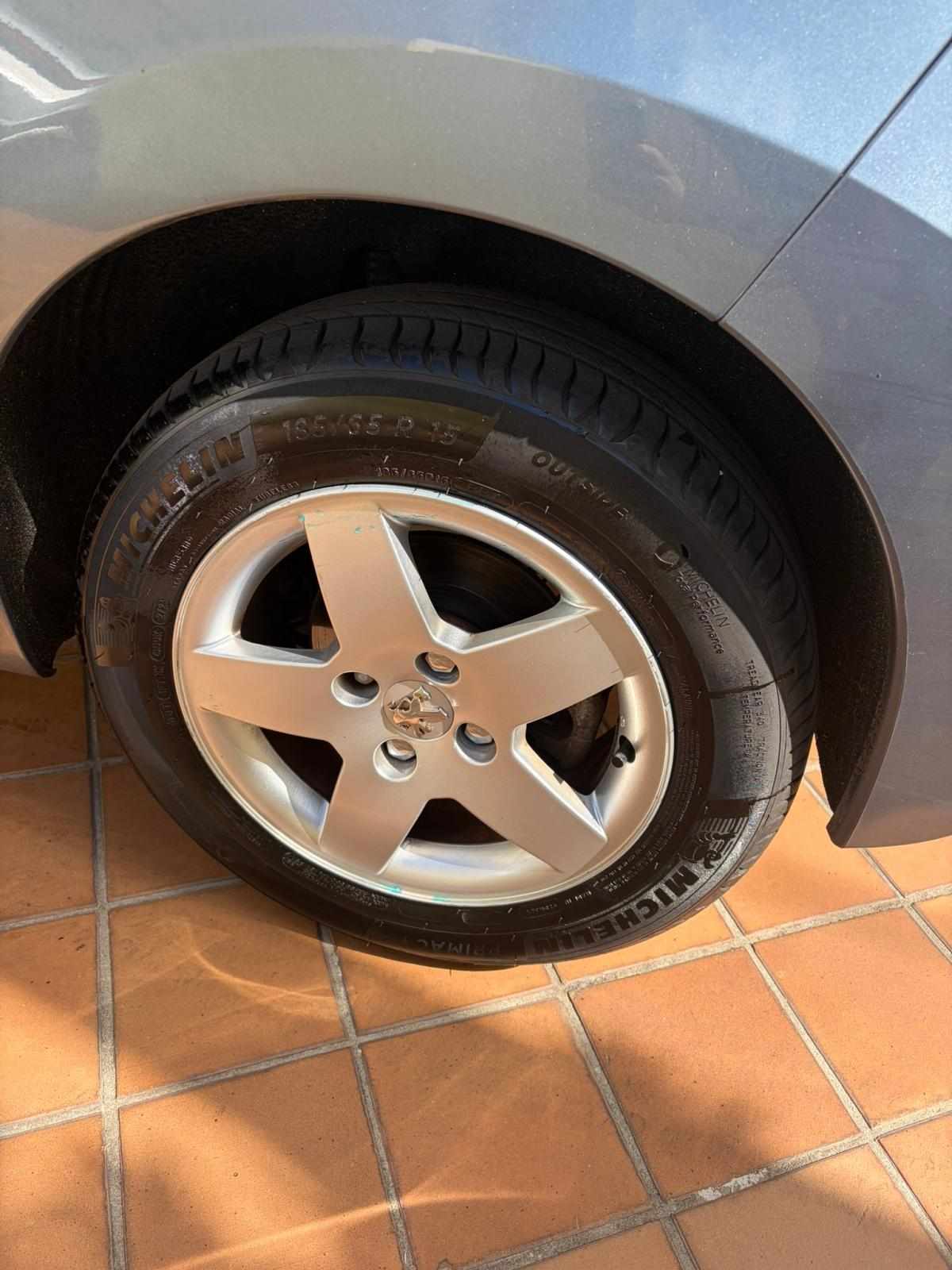 peugeot-207-1-6-90cv-2007-diesel-1560cc