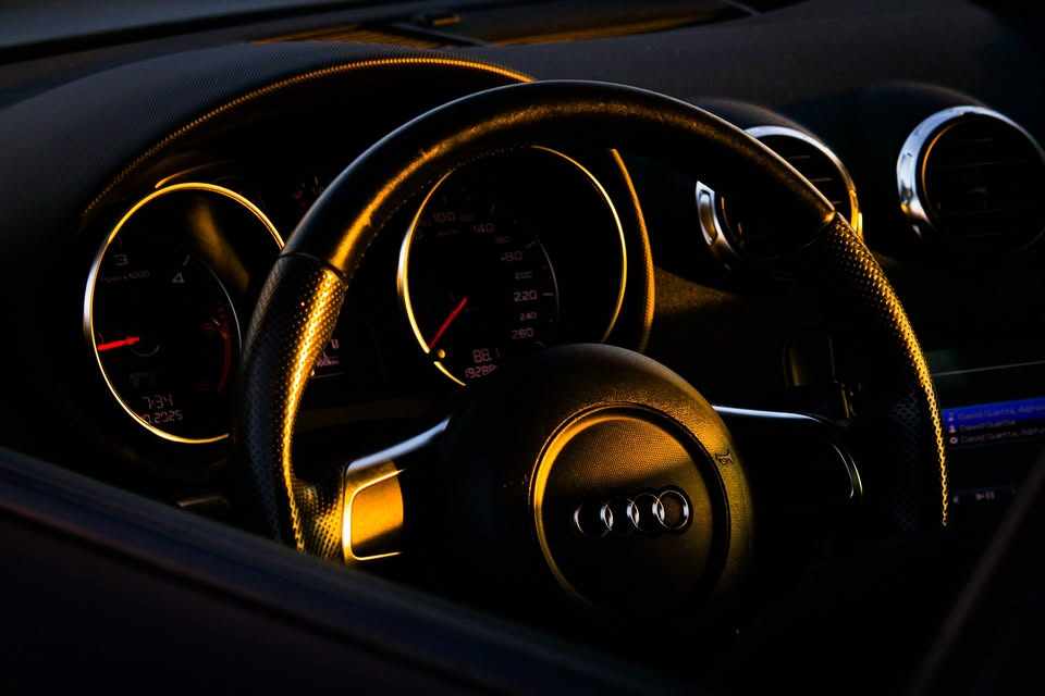 audi-tt-2-0-tdi-dpf-quattro-2010-diesel-1968cc