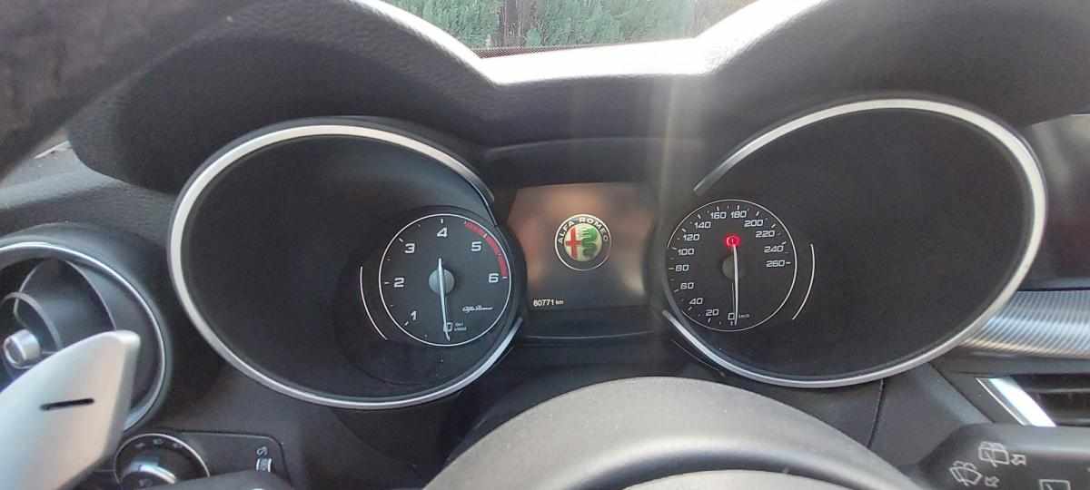 alfa-romeo-stelvio-2-2-jtdm-2018-diesel-2143cc