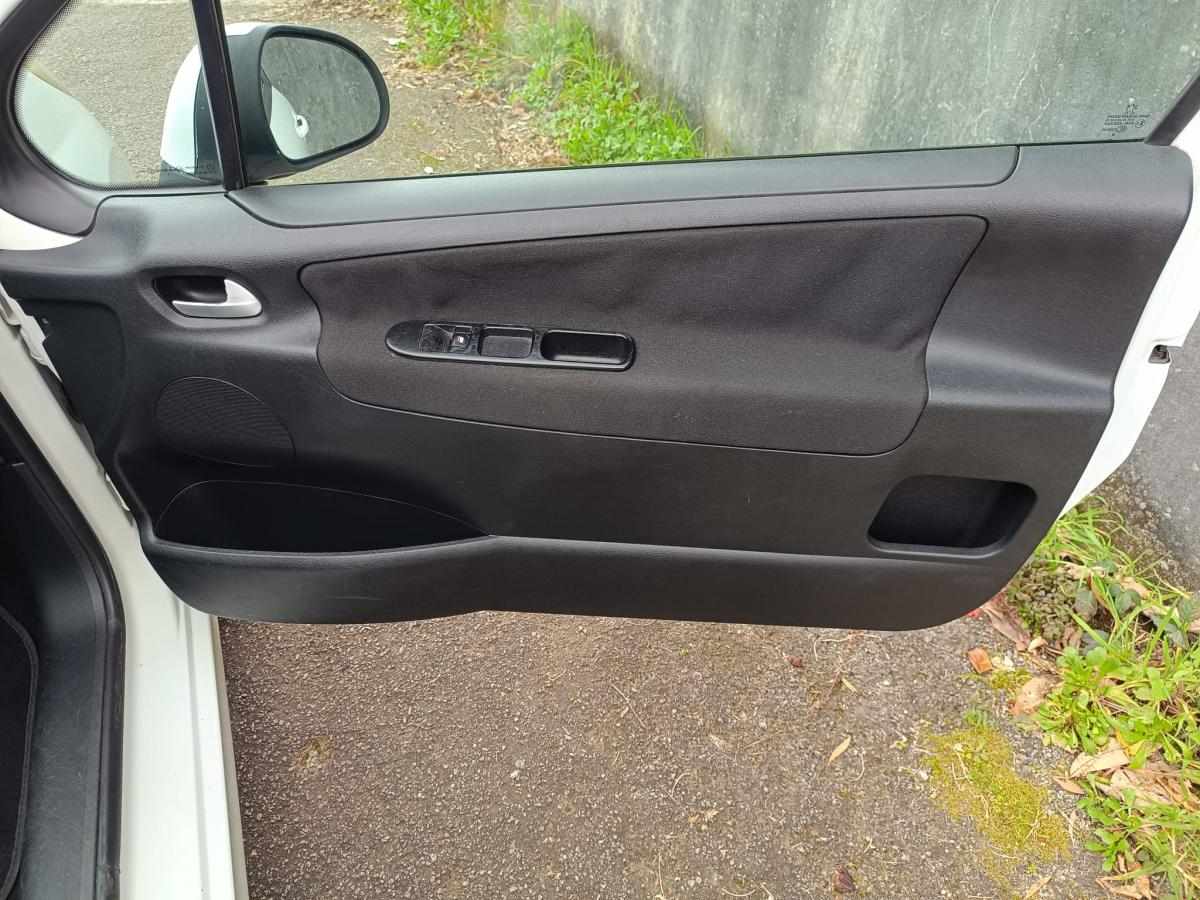 peugeot-207-1-4-hdi-2009-diesel-1398cc